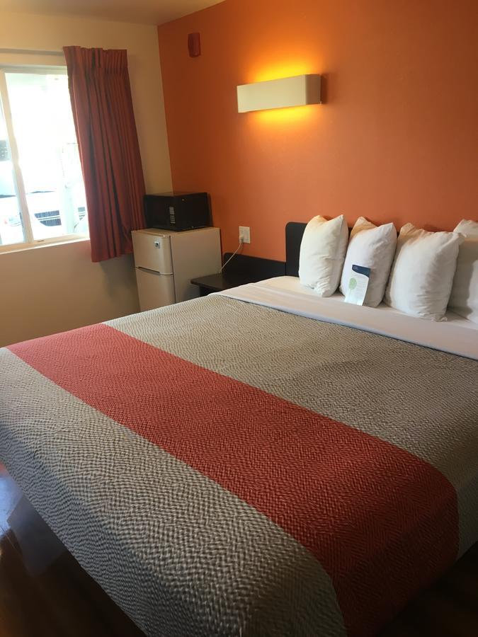 布雷默顿6号汽车旅馆 外观 照片