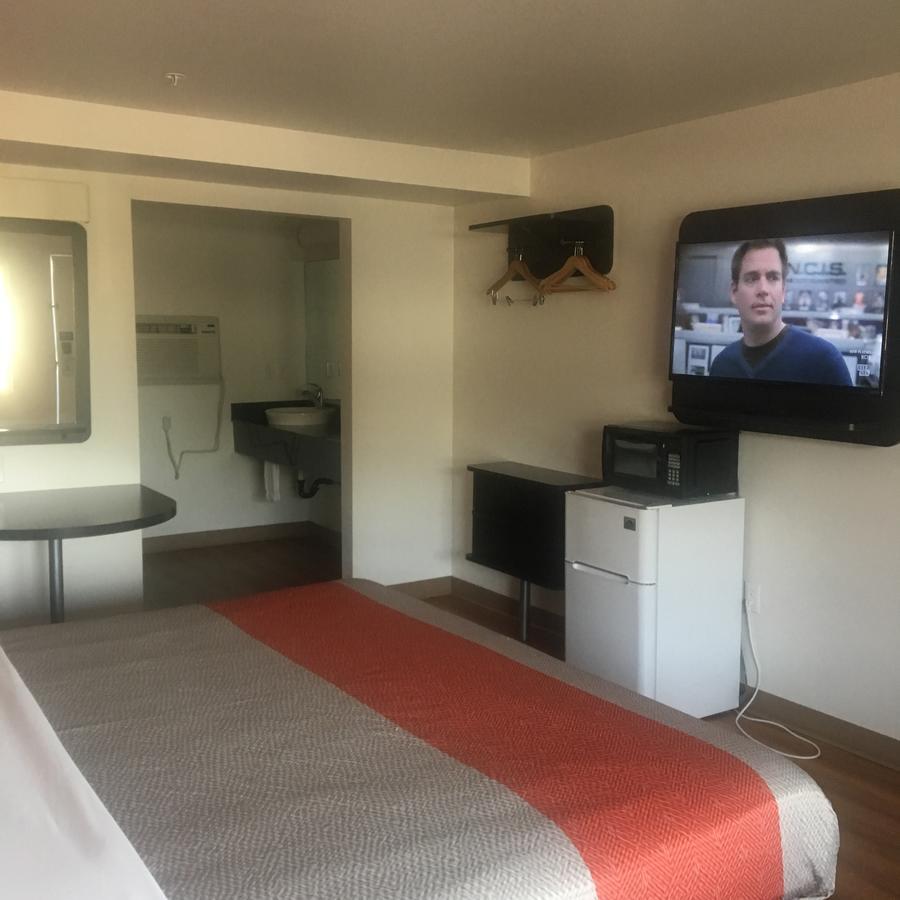布雷默顿6号汽车旅馆 外观 照片